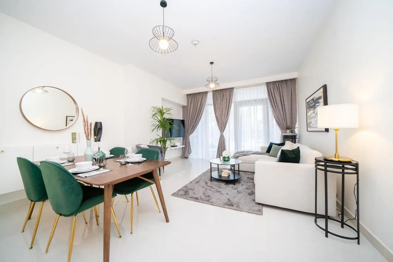 Higuests - Chic Apt With Balcony And Pool Near Burj Khalifa location