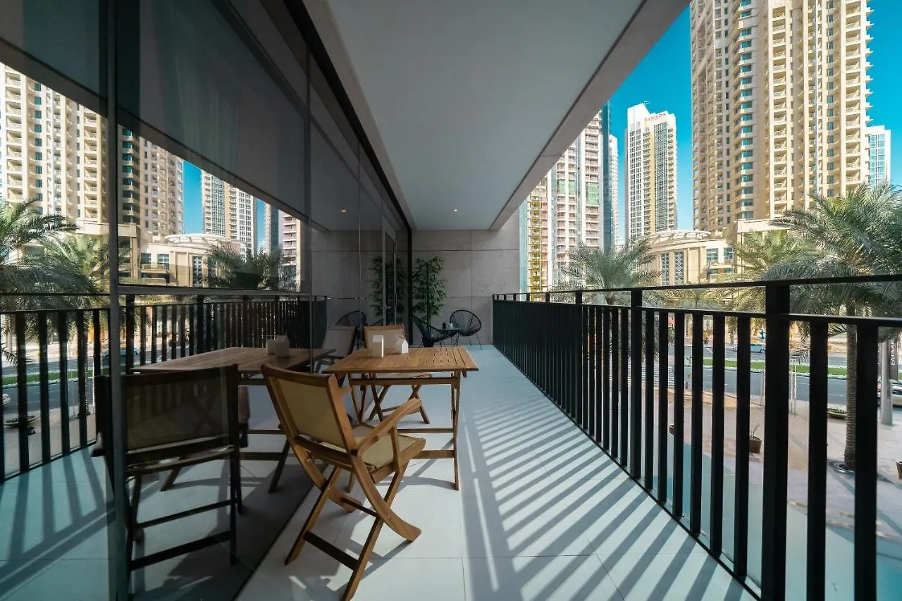 Higuests - Chic Apt With Balcony And Pool Near Burj Khalifa Dubai